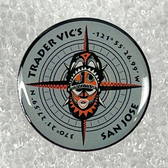 Trader Vics San Jose Airport SJC Compass Rose Enamel Tiki Lapel Pin Exclusive - Picture 1 of 6
